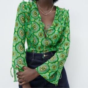 Zara Sheer Green Printed Geo 70’s Retro Hippiecore Bell Sleeve Top New Size S